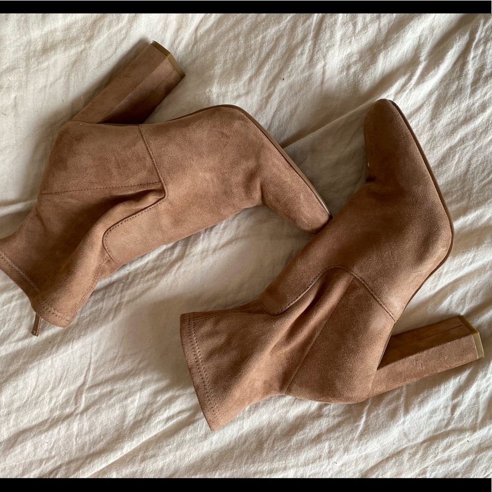 Steve Madden Tan heeled booties (9.5)